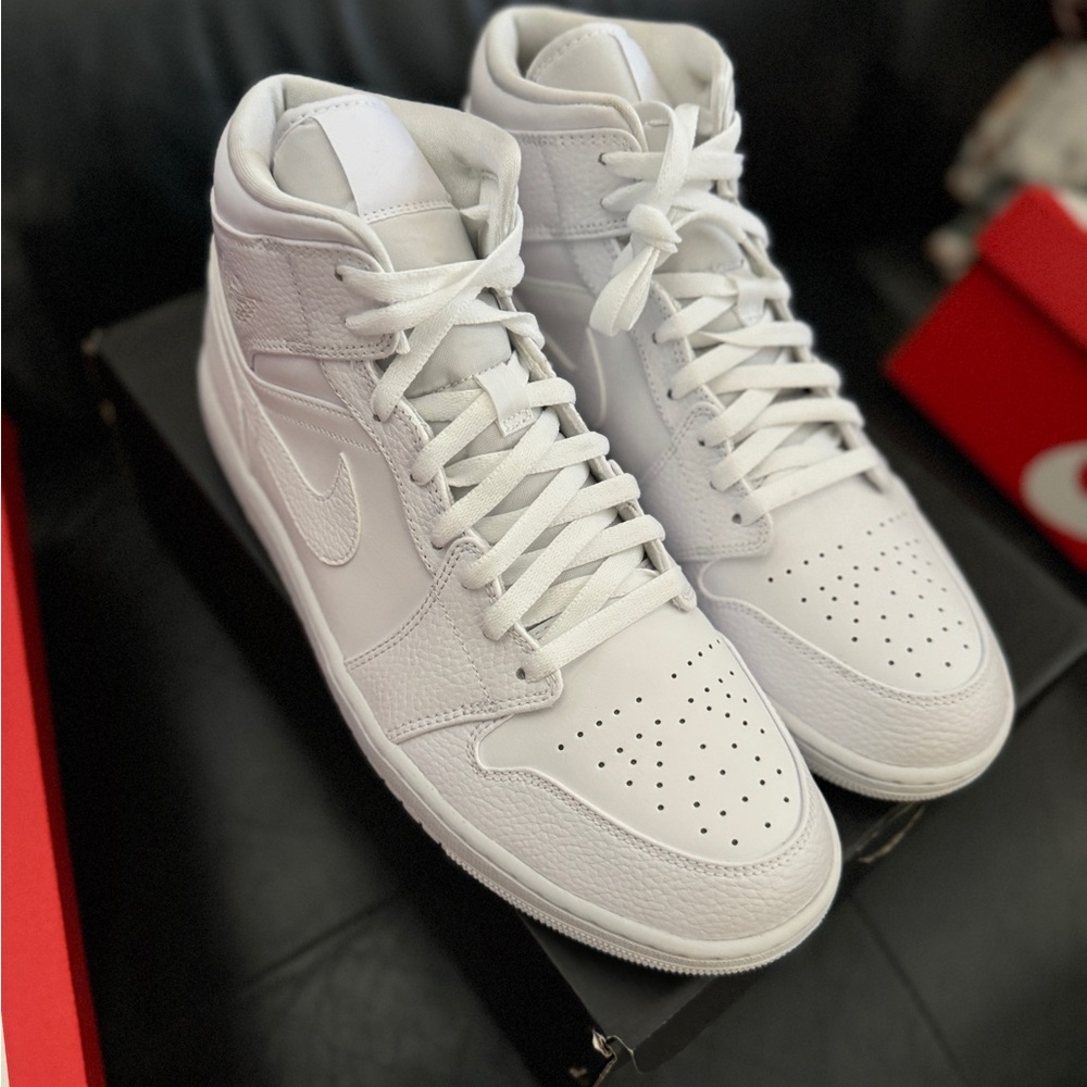 Jordan 1 - Picture 2 of 4